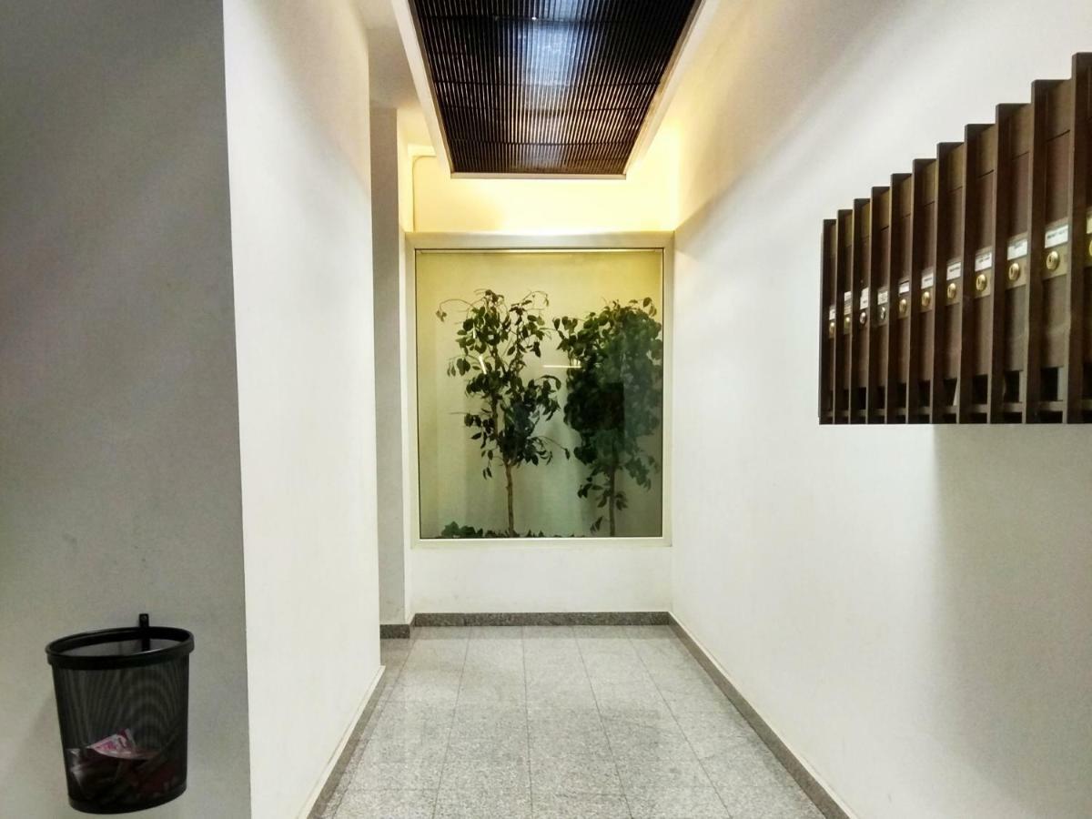 Green Apartment-City Centre 卡利亚里 外观 照片